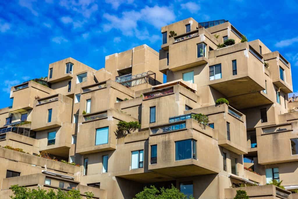 gros plan sur les modules d'Habitat 67