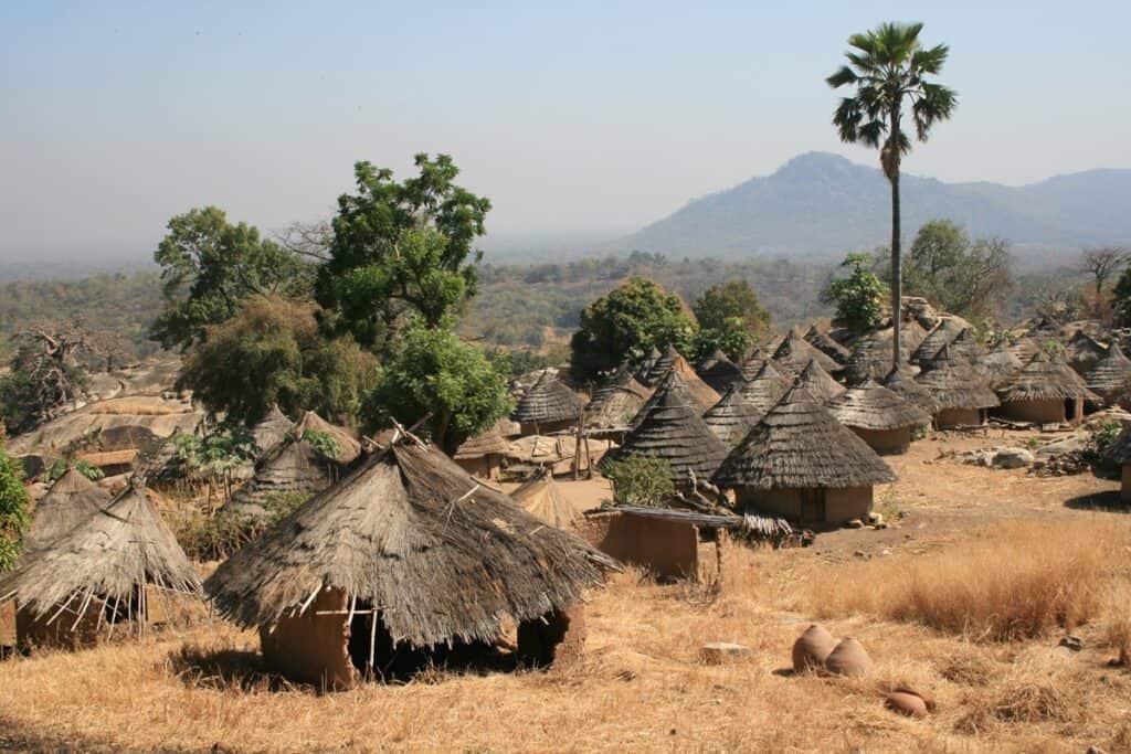 village traditionnel de maisons bédik