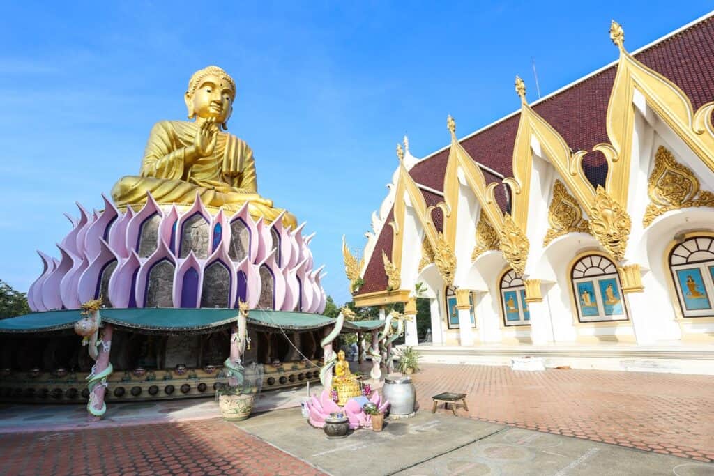 bouddha au temple Wat Samphran