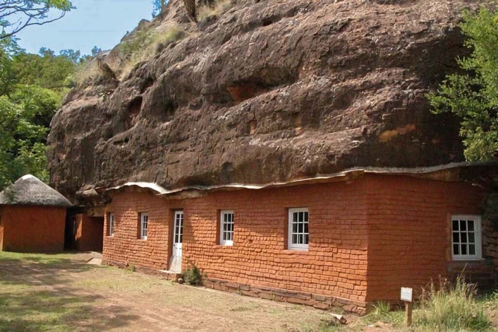 maison troglodyte en brique