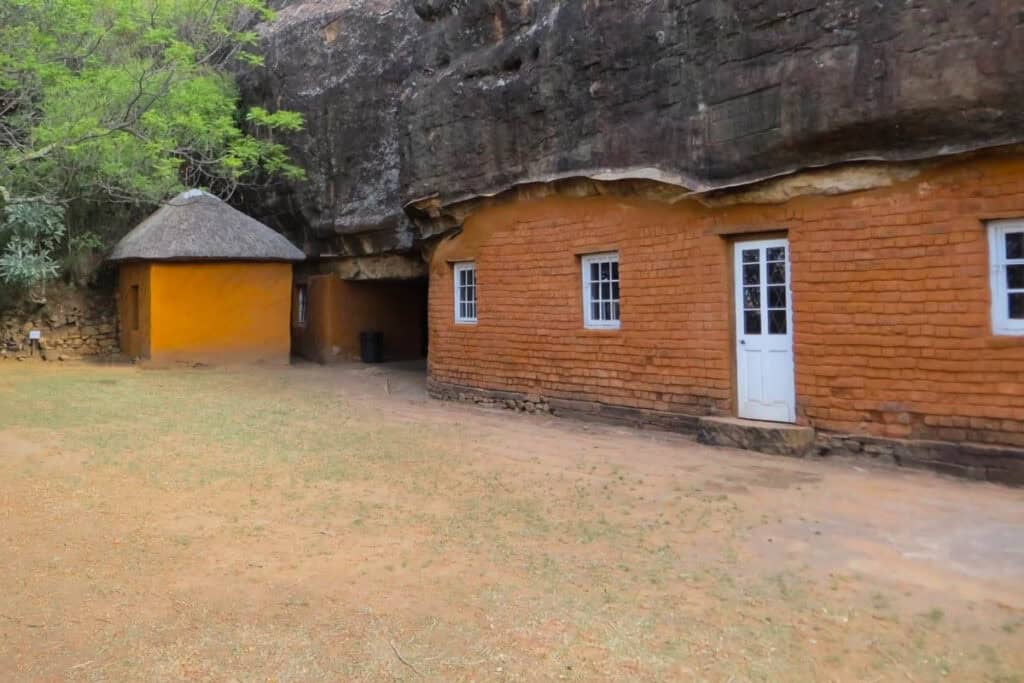 maison troglodyte lesotho