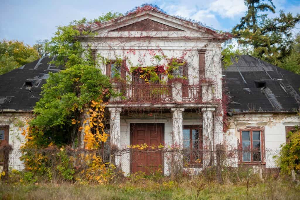 manoir abandonné en Pologne