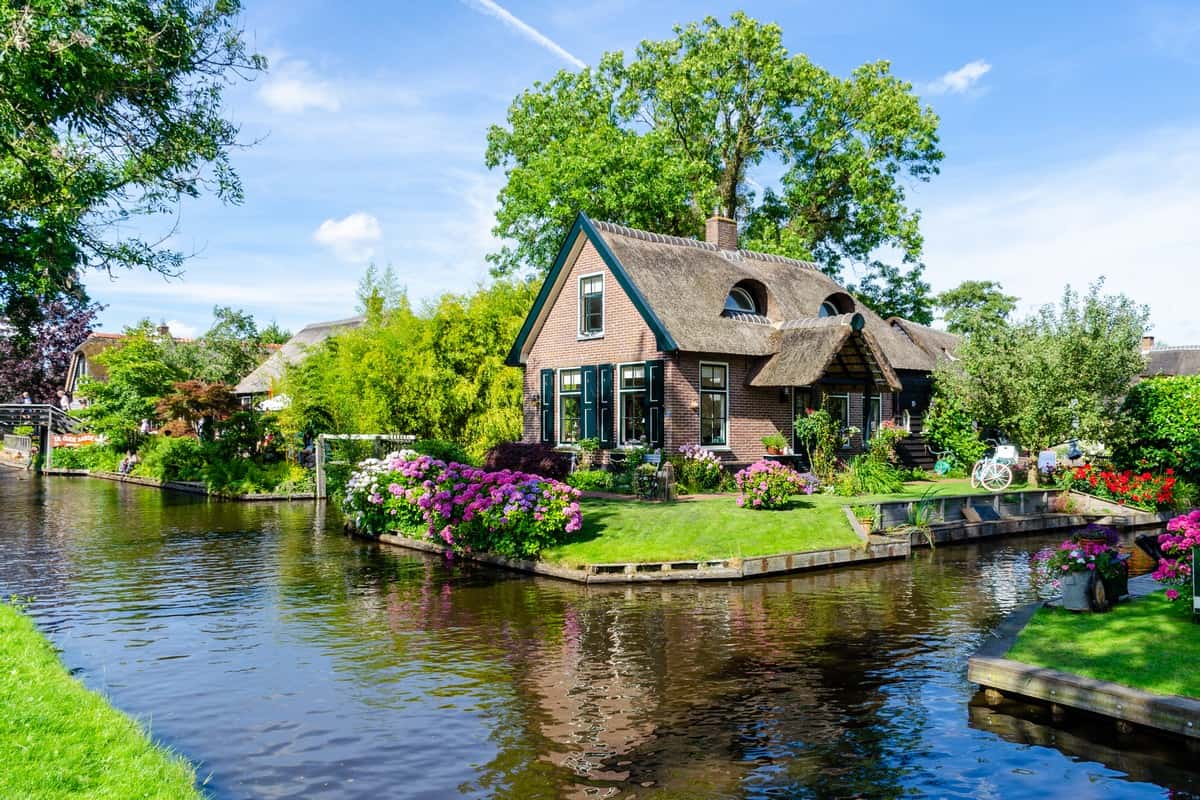 maison au toit de chaume à Giethoorn