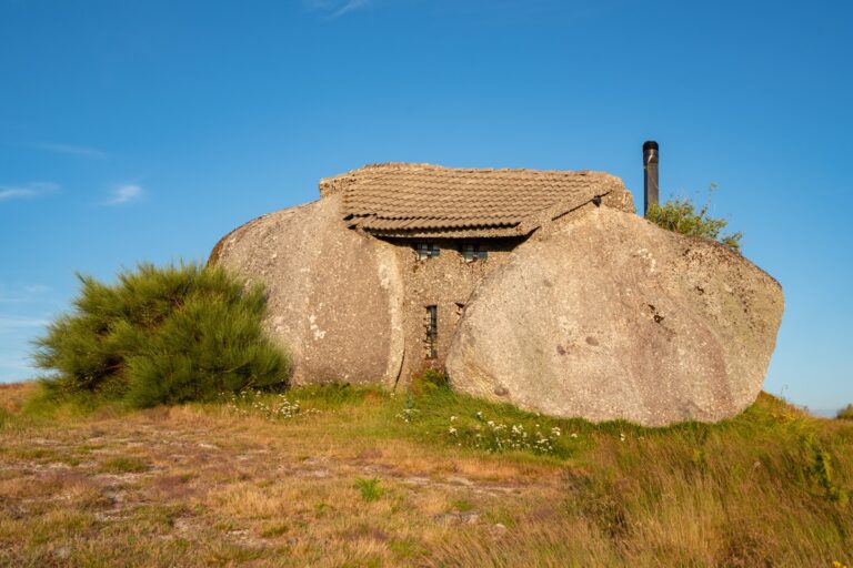 la maison des Pierrafeu au Portugal