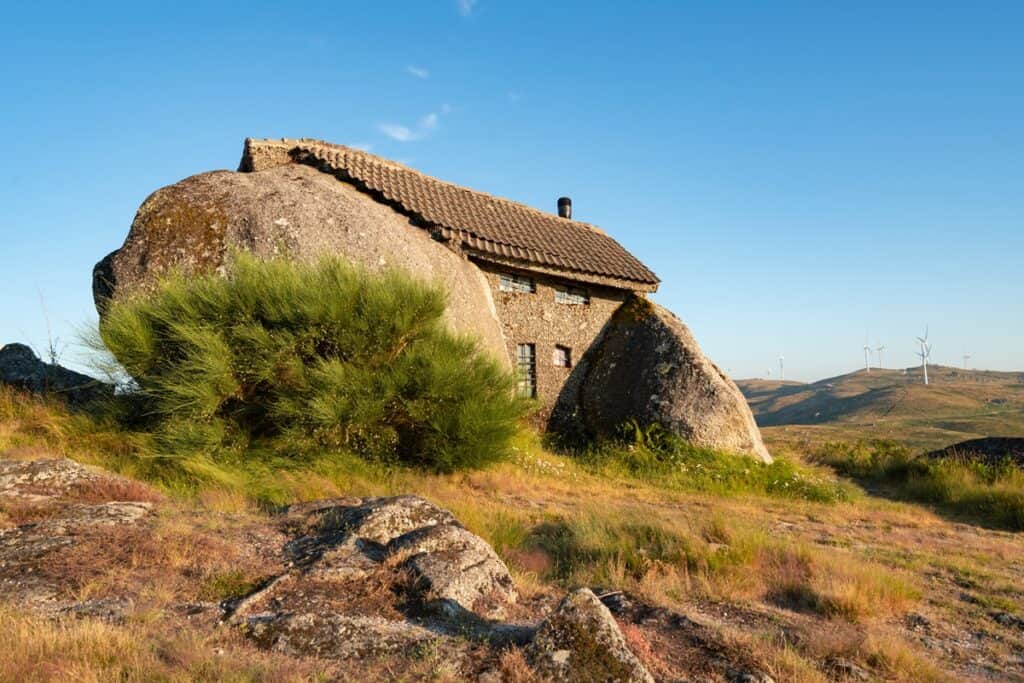 Casa do Penedo