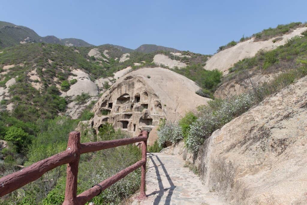 architecture des maisons troglodytes de Guyaju