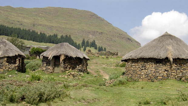 maisons traditionnelles au lesotho