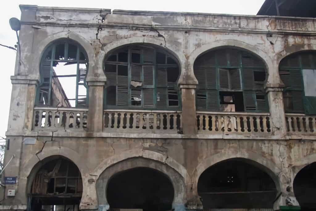 ruines d'un bâtiment colonial à Djibouti