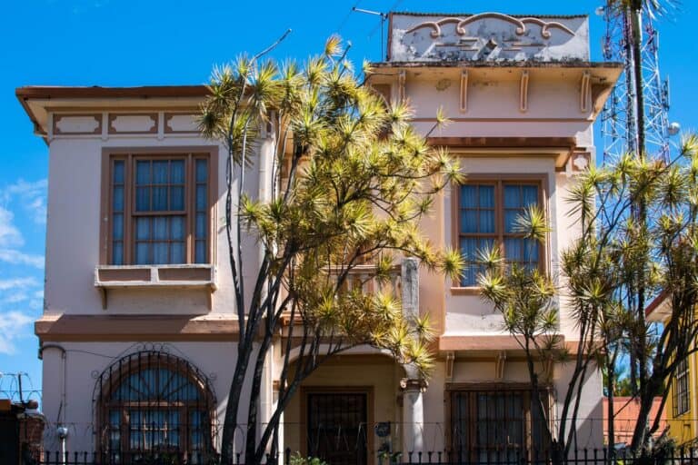 bâtiment de style colonial au Costa Rica