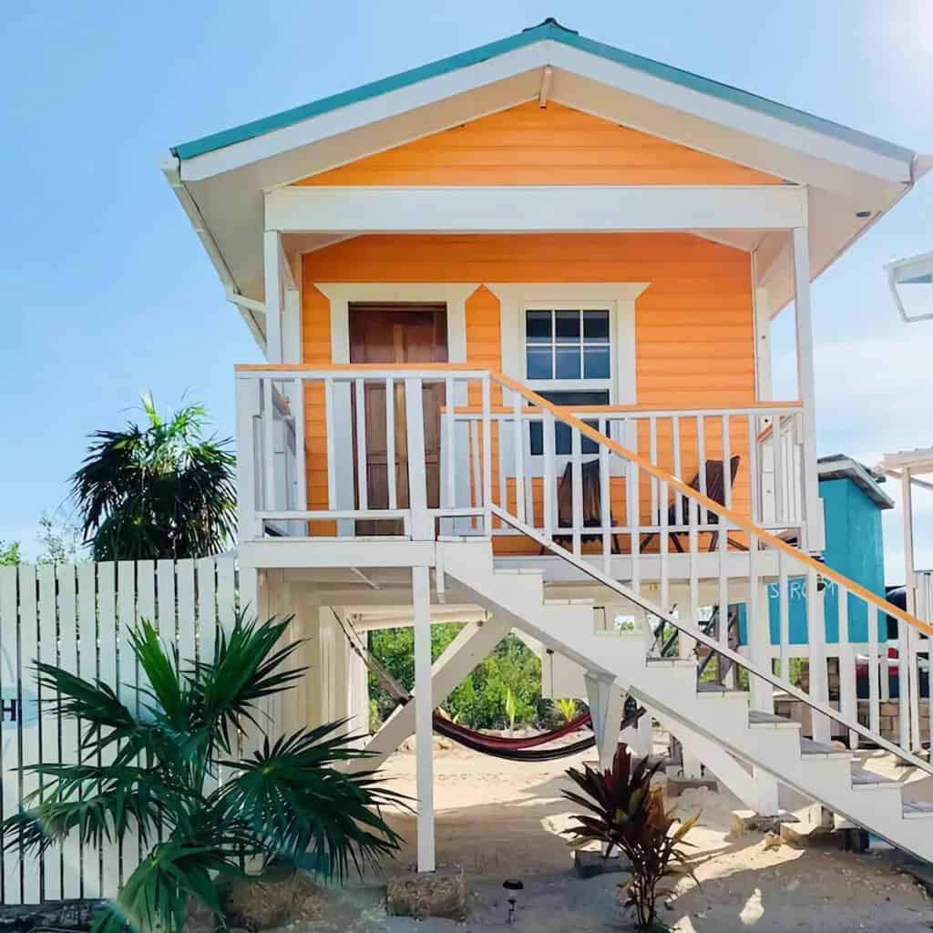 maison de plage colorée au Belize