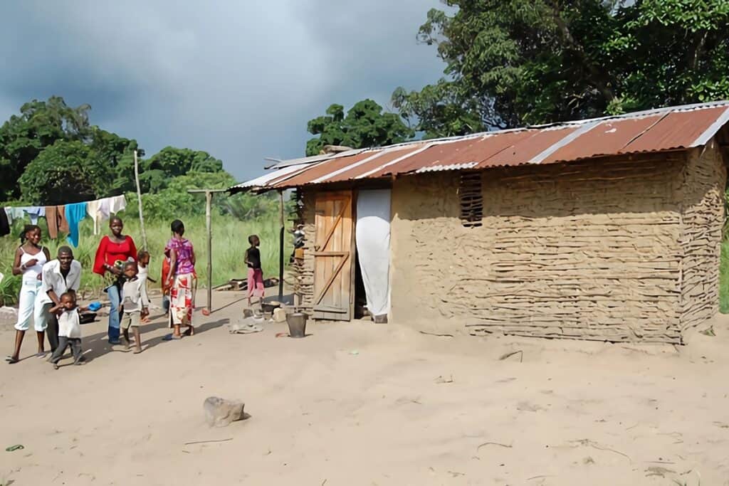 maison en bâtons et terre au Congo