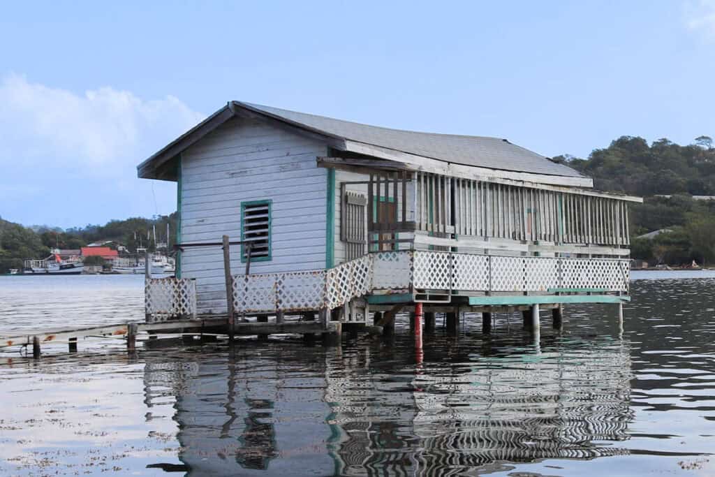 roatan maison sur pilotis