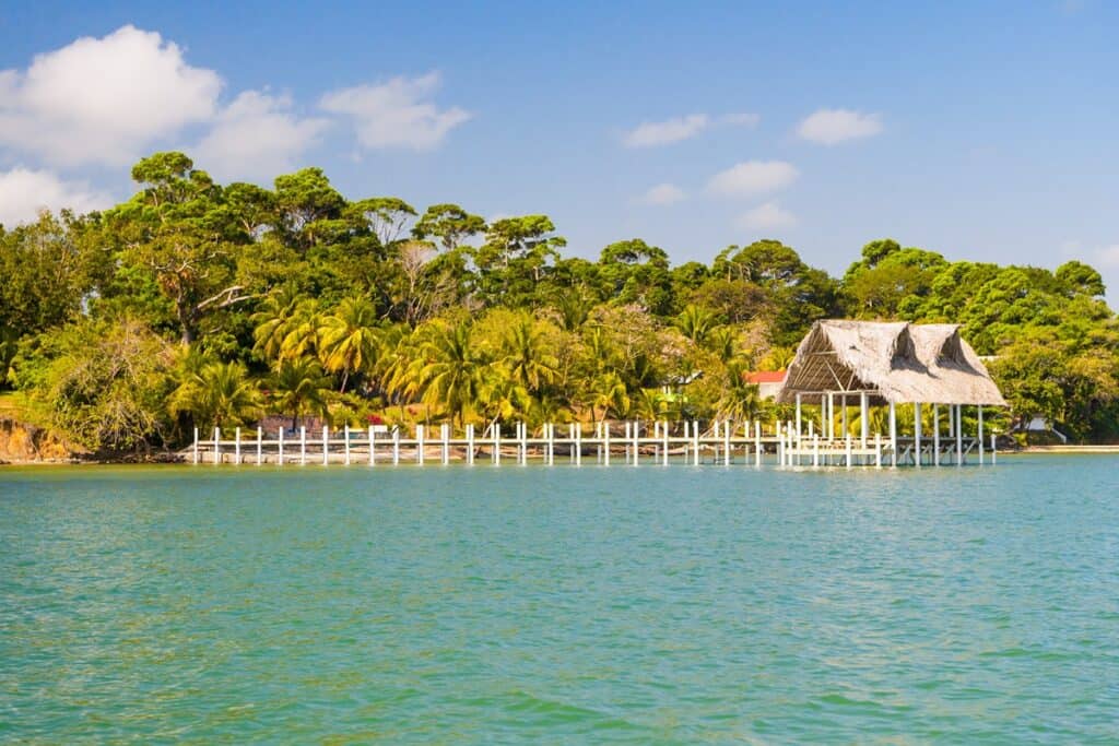 maison en bord de mer au Guatemala