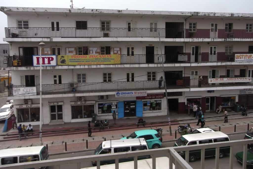 immeuble d'appartements à Brazzaville