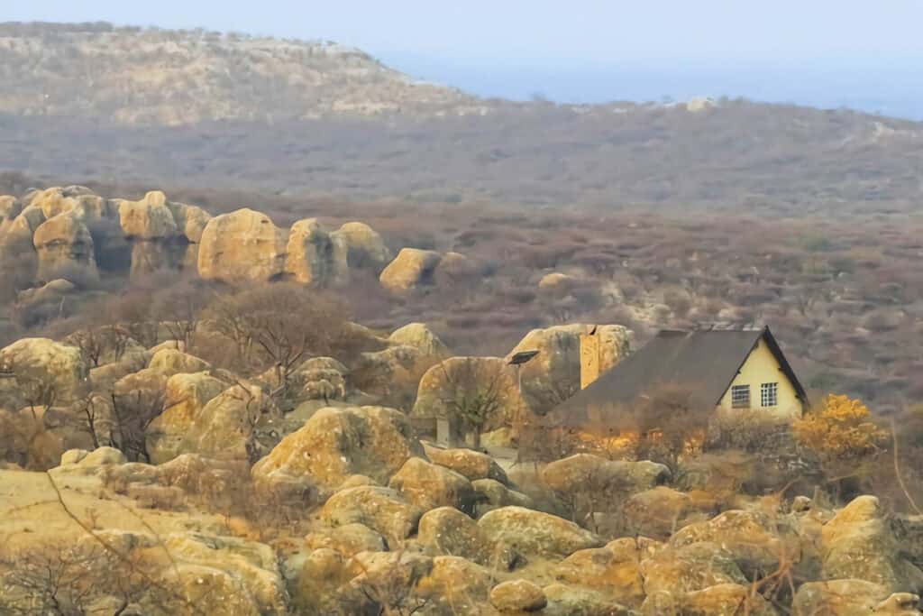 paysage et maison en Namibie