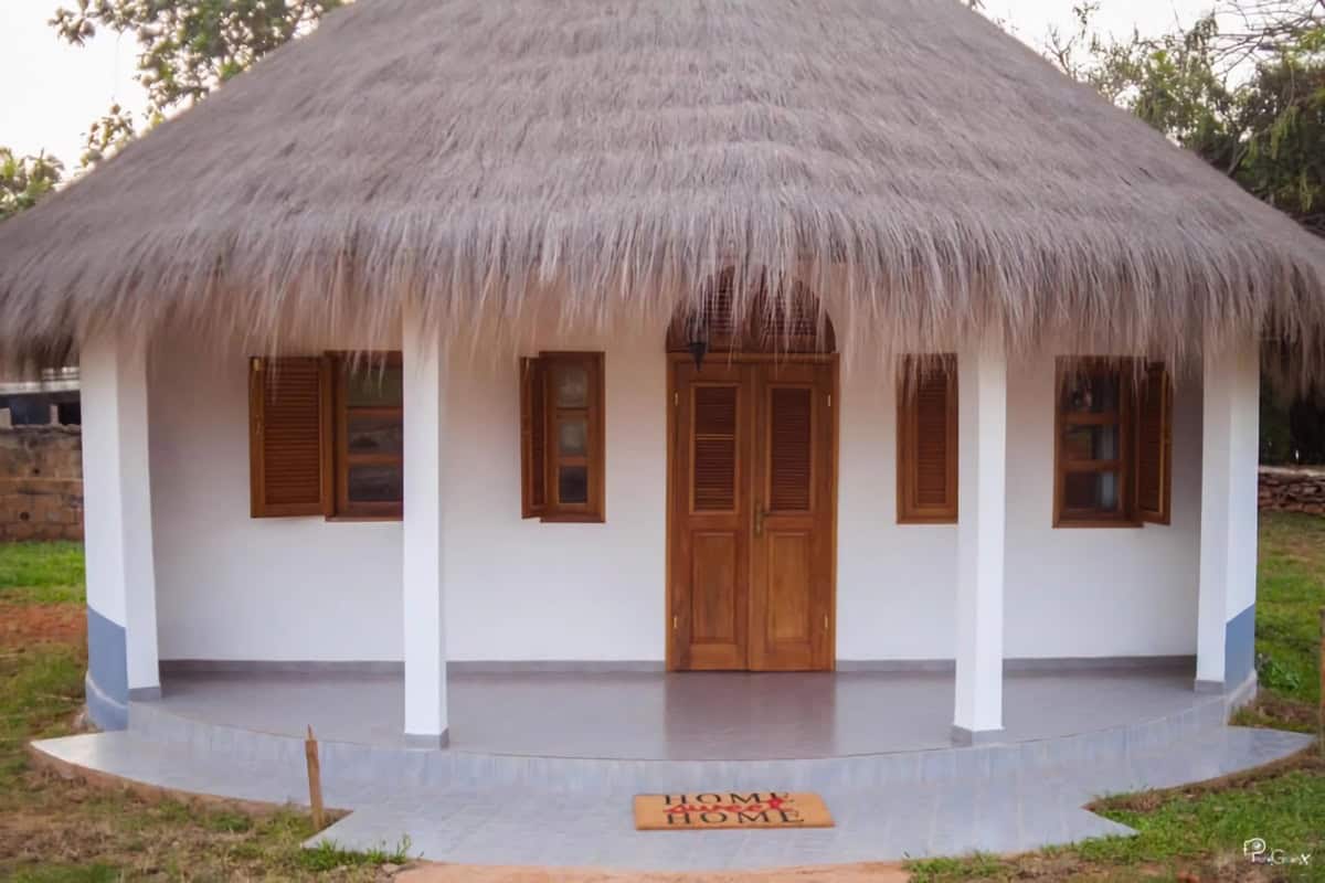 bungalow au toit de chaume au Cameroun