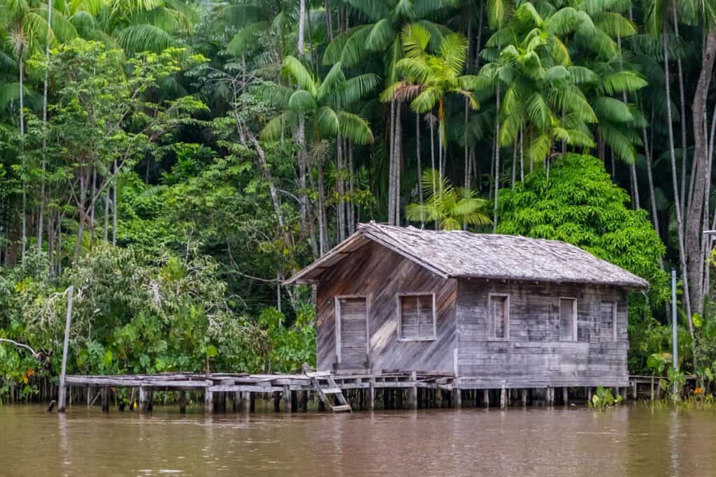 maison sur pilotis au Brésil