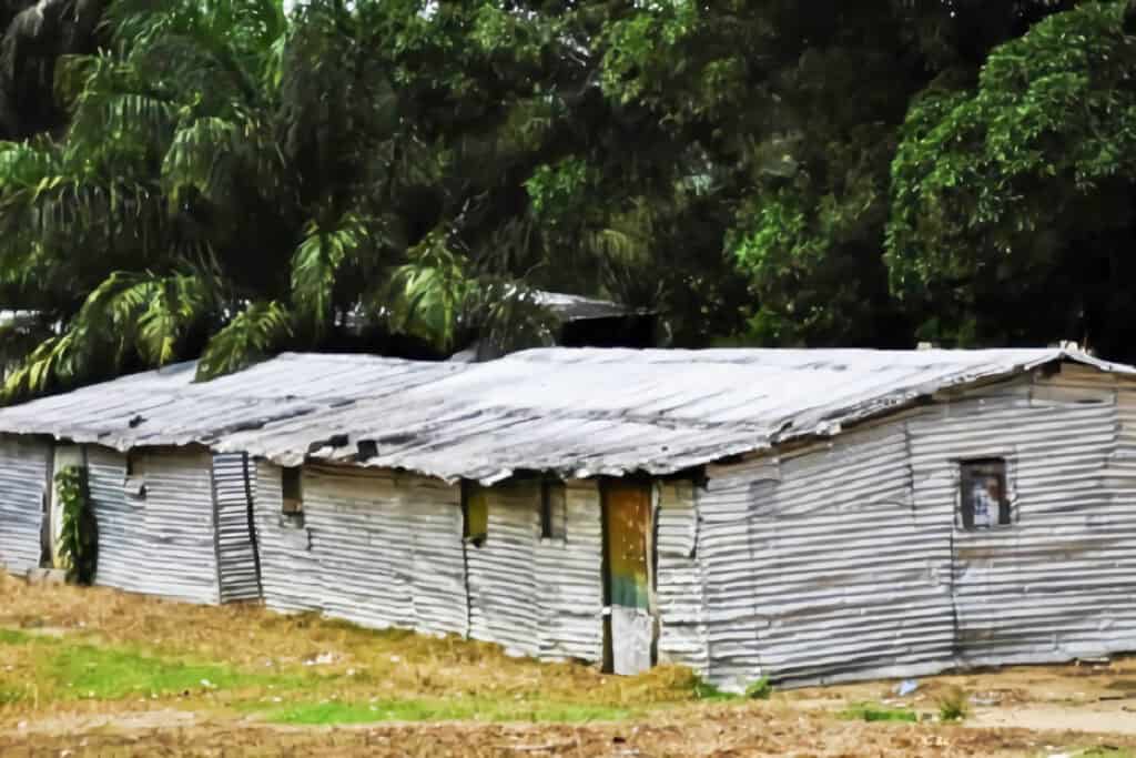 maisons en tôle au Gabon