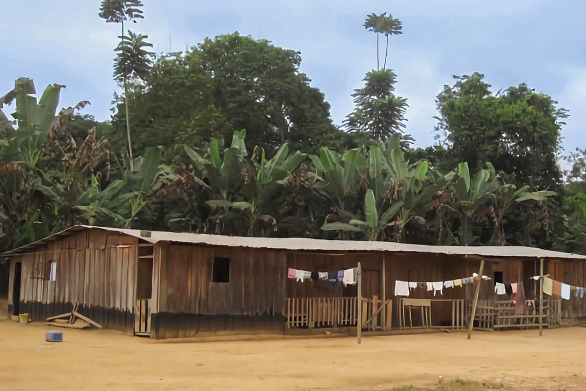 maison traditionnelle gabonaise