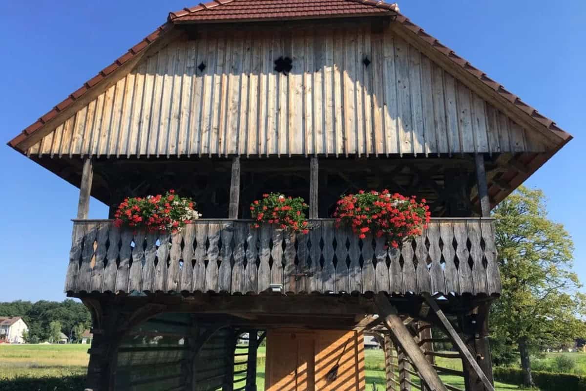 maison traditionnelle slovène en bois