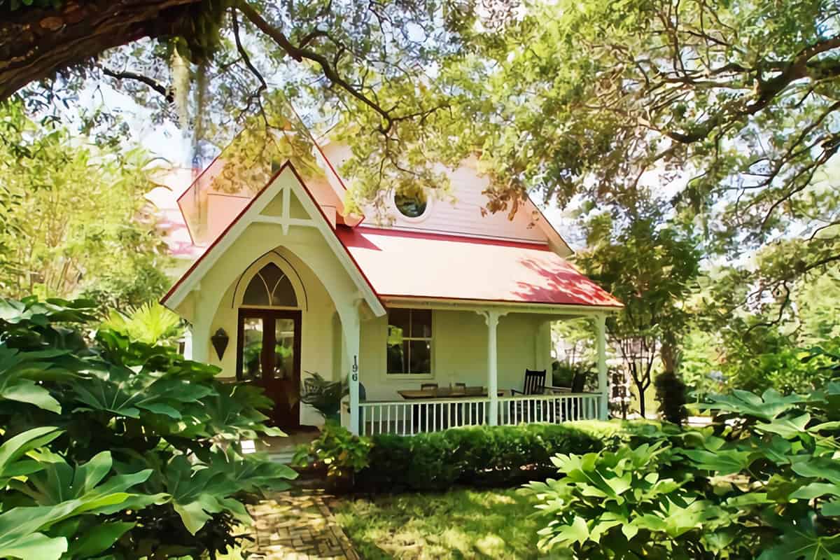 façade église transformée en maison