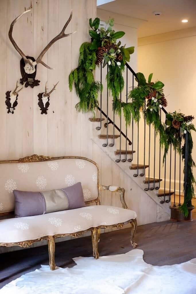 idées pour décorer un escalier à Noël