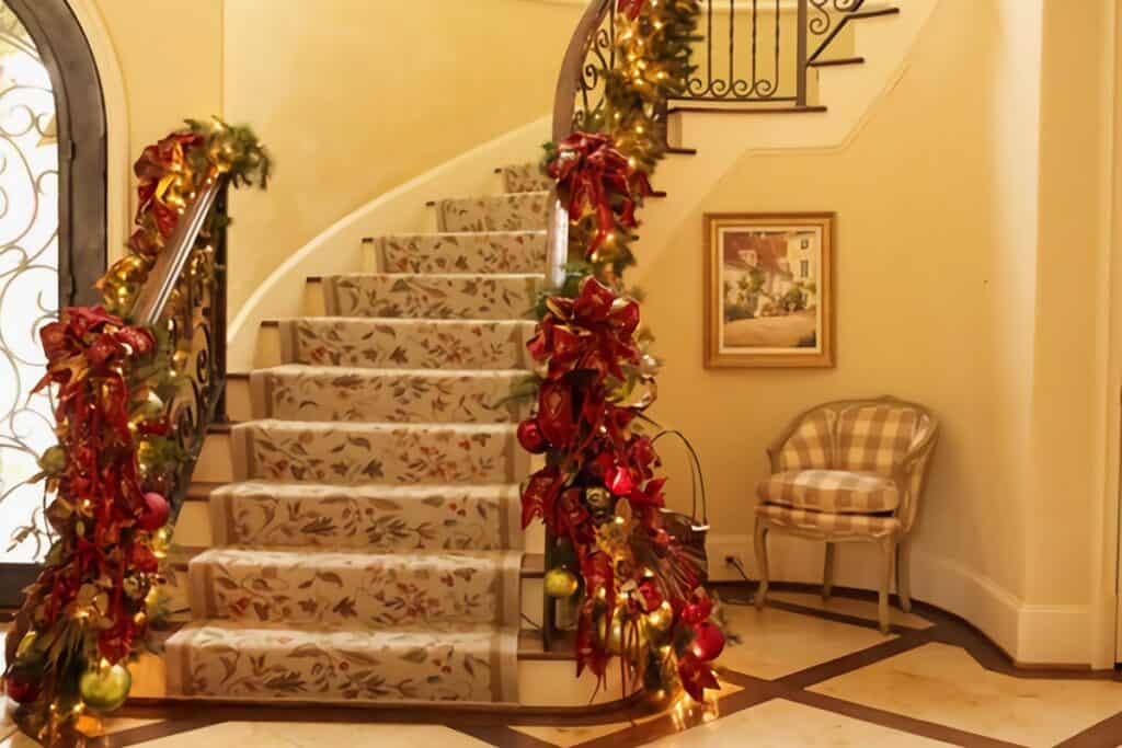 escalier décoré pour Noël