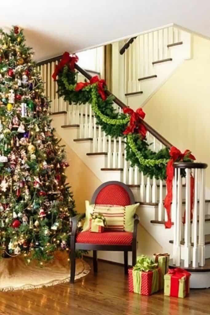 décorer escalier à Noël idées