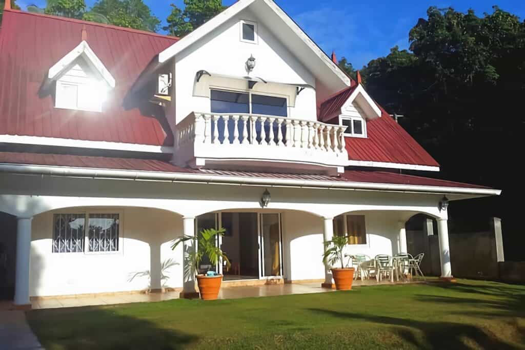 maison aux Seychelles avec terrasse