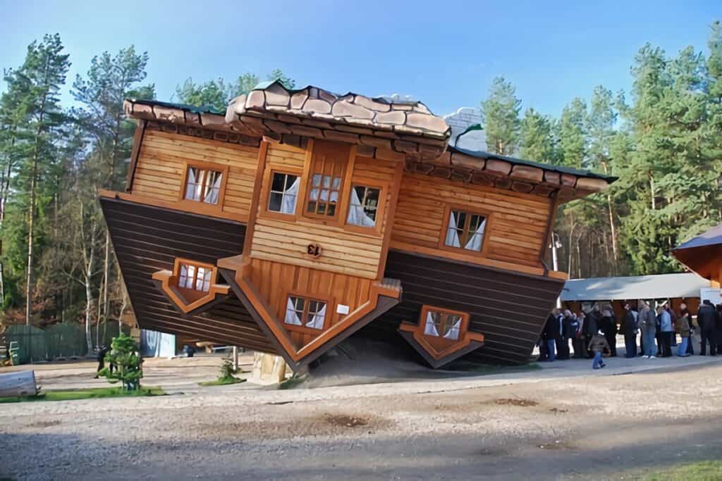 maison à l'envers en Pologne