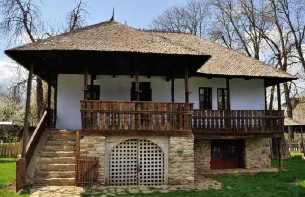 maison traditionnelle roumanie 18