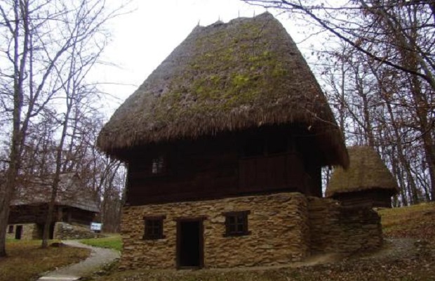maison traditionnelle roumanie 20