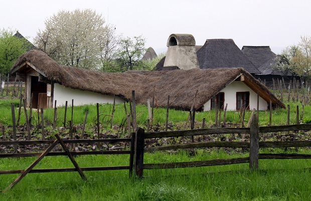 maison traditionnelle roumaine