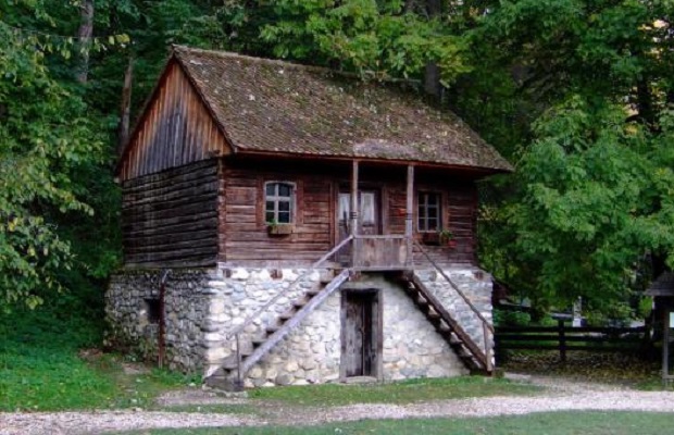 maison traditionnelle roumanie 8