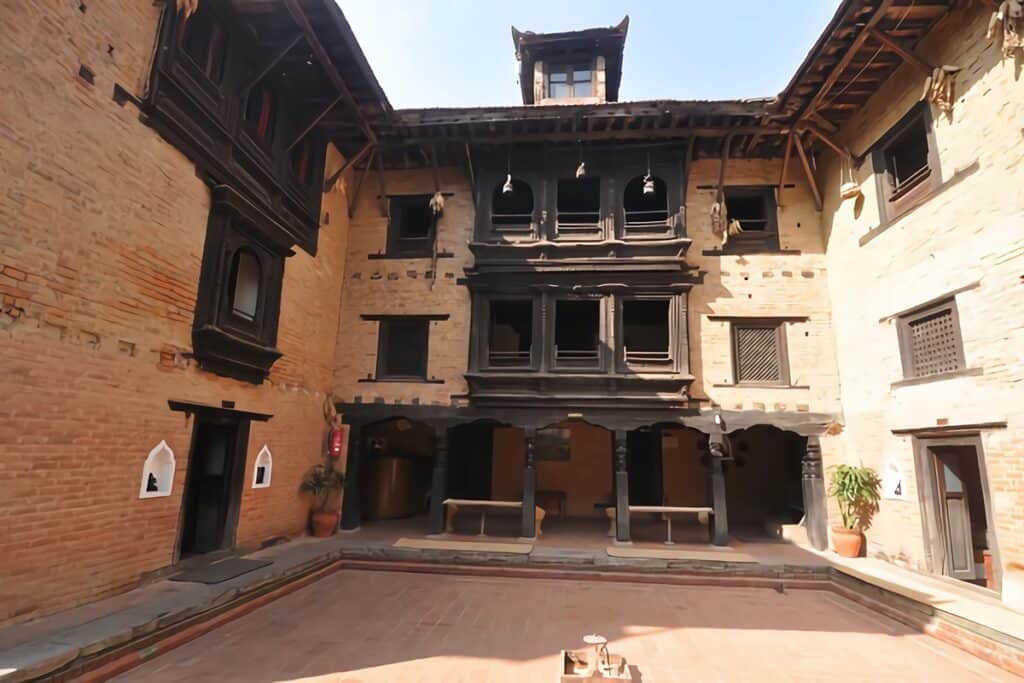 cour maison newari