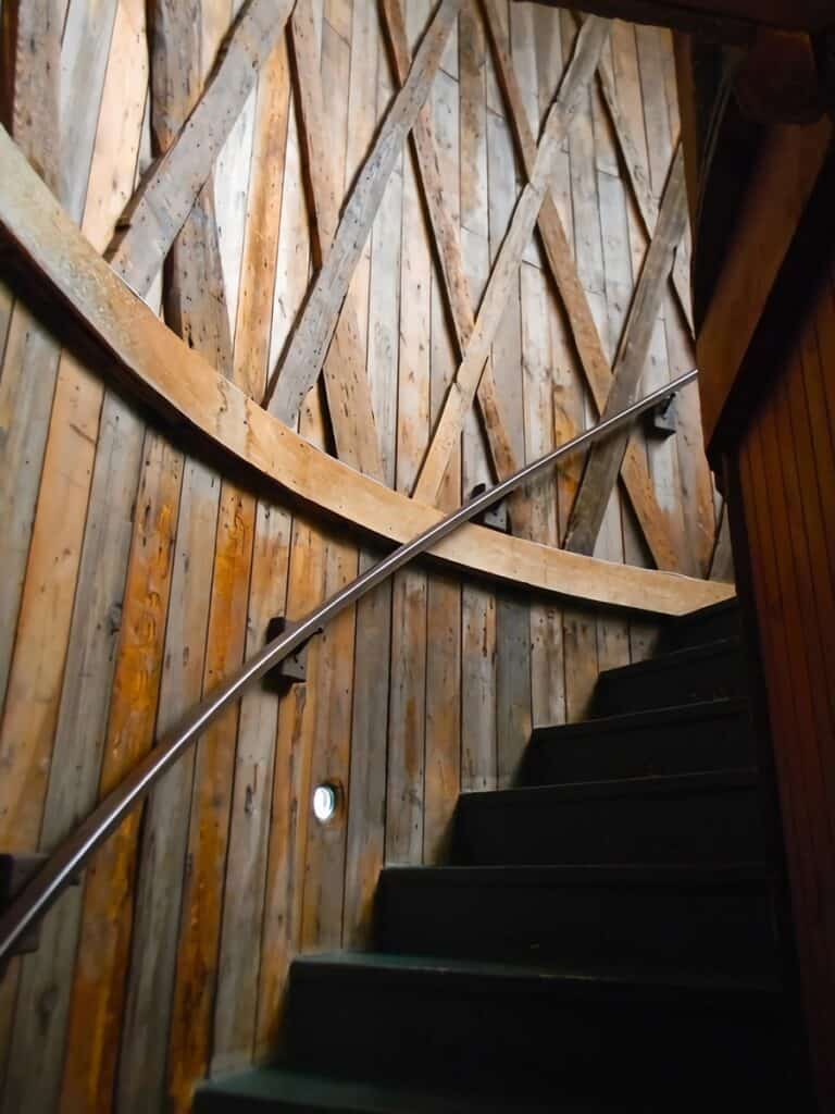 escalier intérieur bois