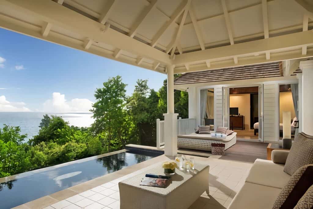 intérieur maison moderne aux Seychelles