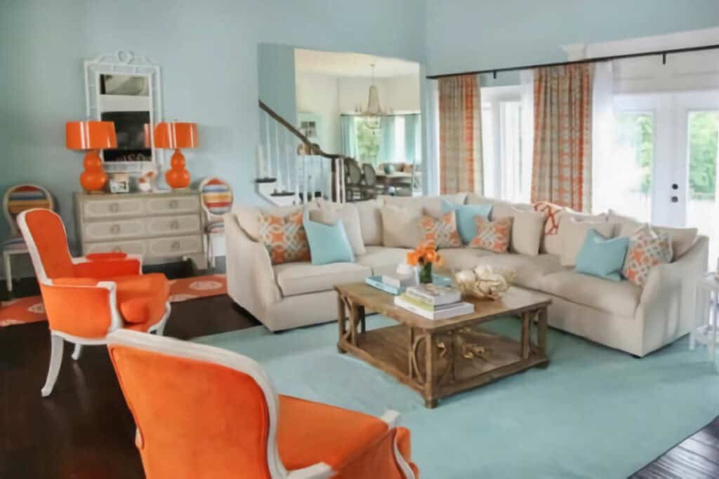 Orange comme un accent de couleur dans un salon