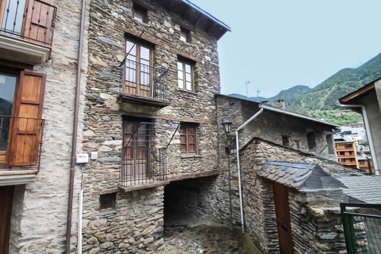 maison andorrane rurale
