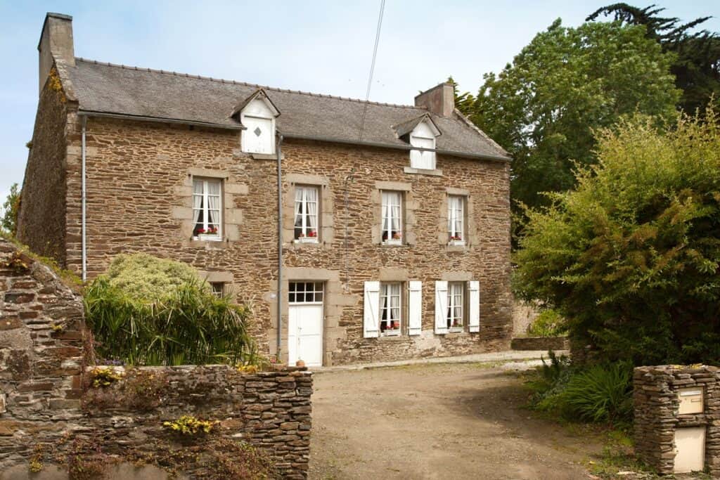 maison en granit bretonne