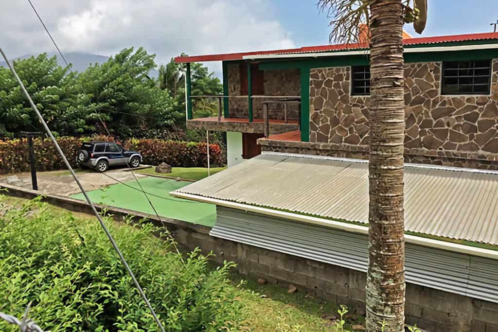 maison en pierre à la Dominique