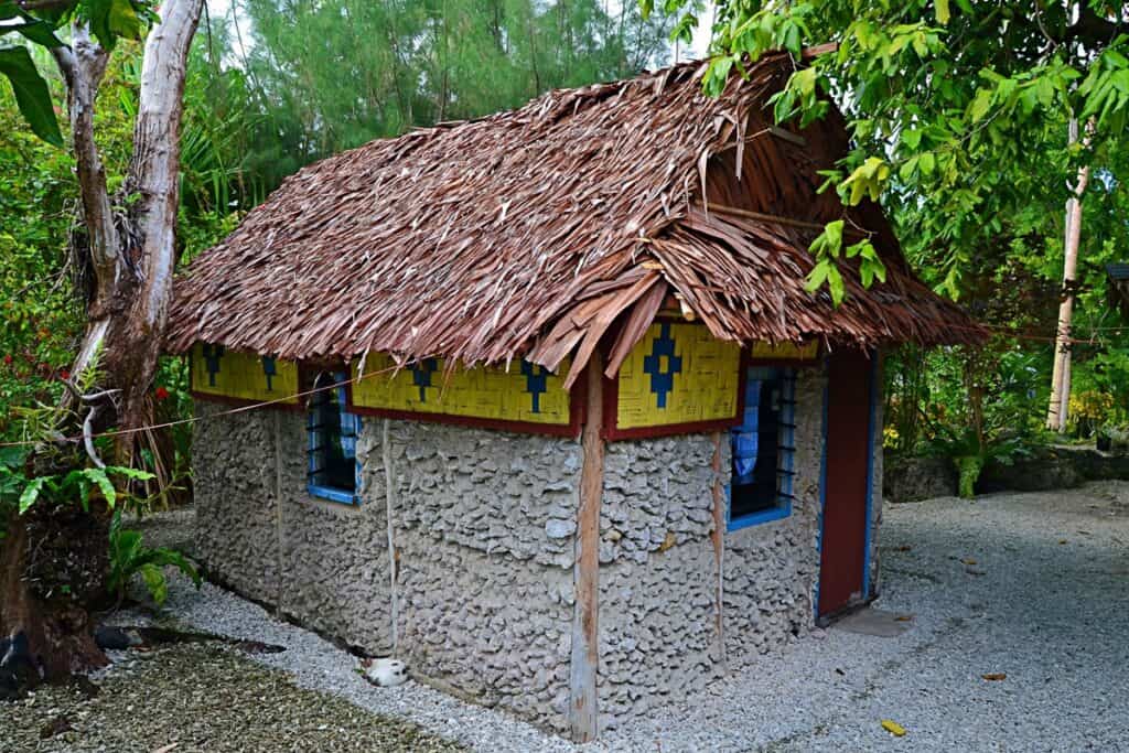 maison pierre et chaume au Vanuatu