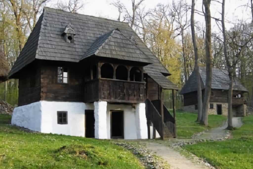 maison rurale traditionnelle en Roumanie