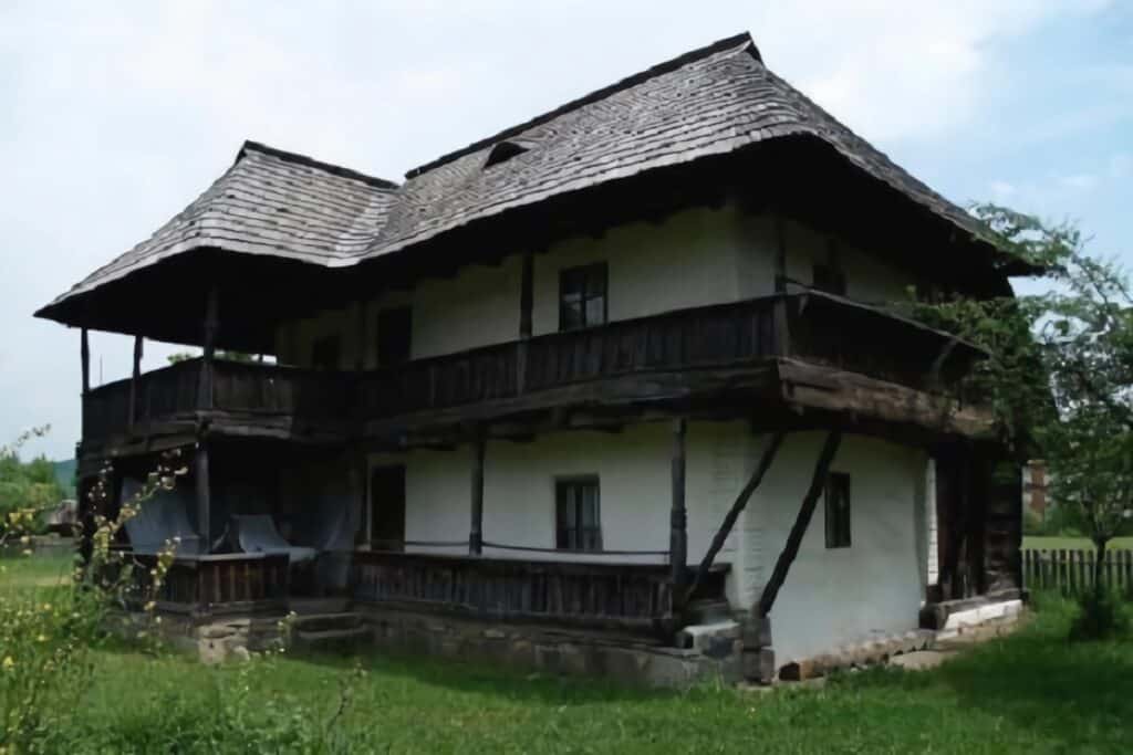 maison rurale roumaine typique