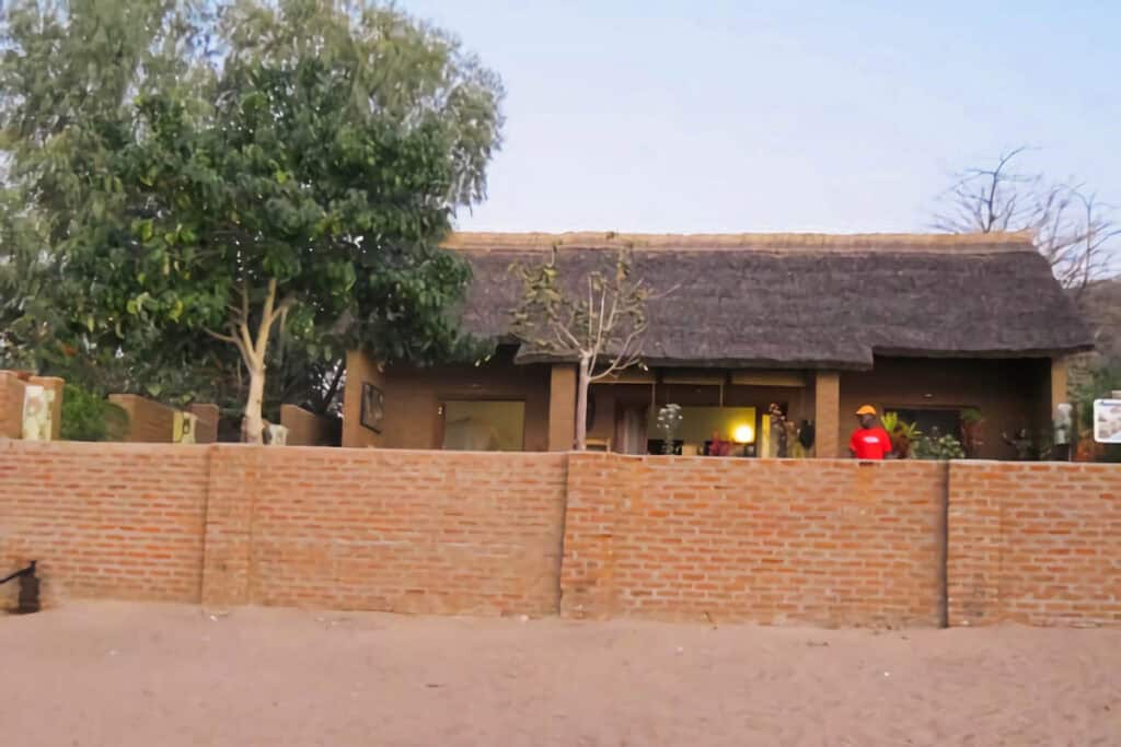 malawi maison brique et chaume