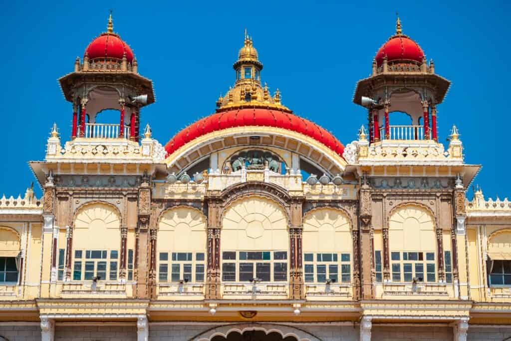 détail extérieur du palais de Mysore