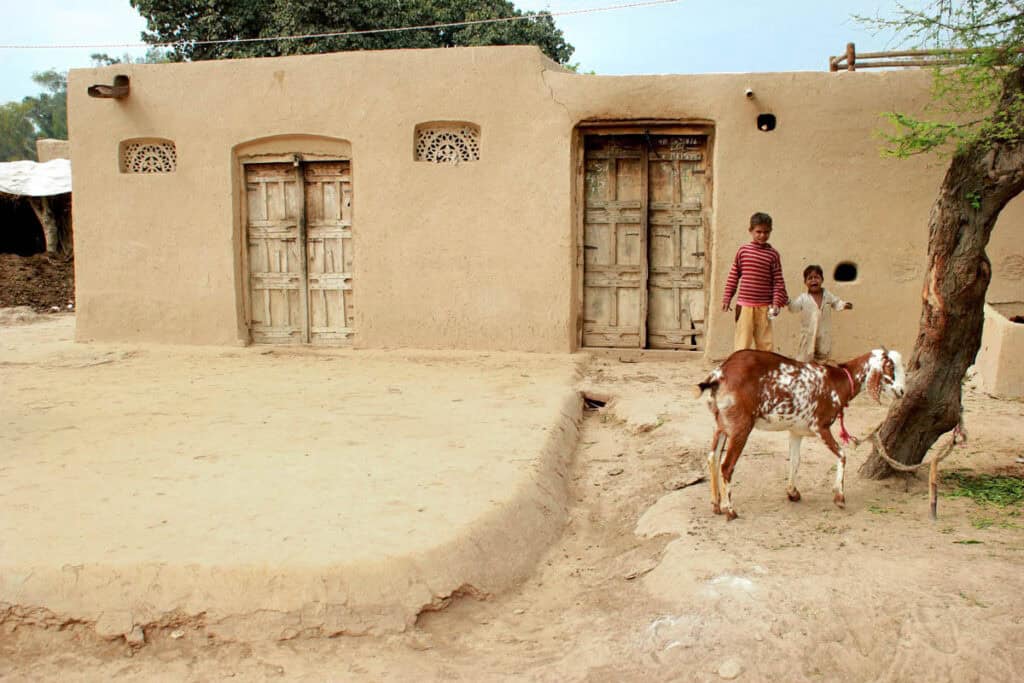 maison de village pakistanais en boue