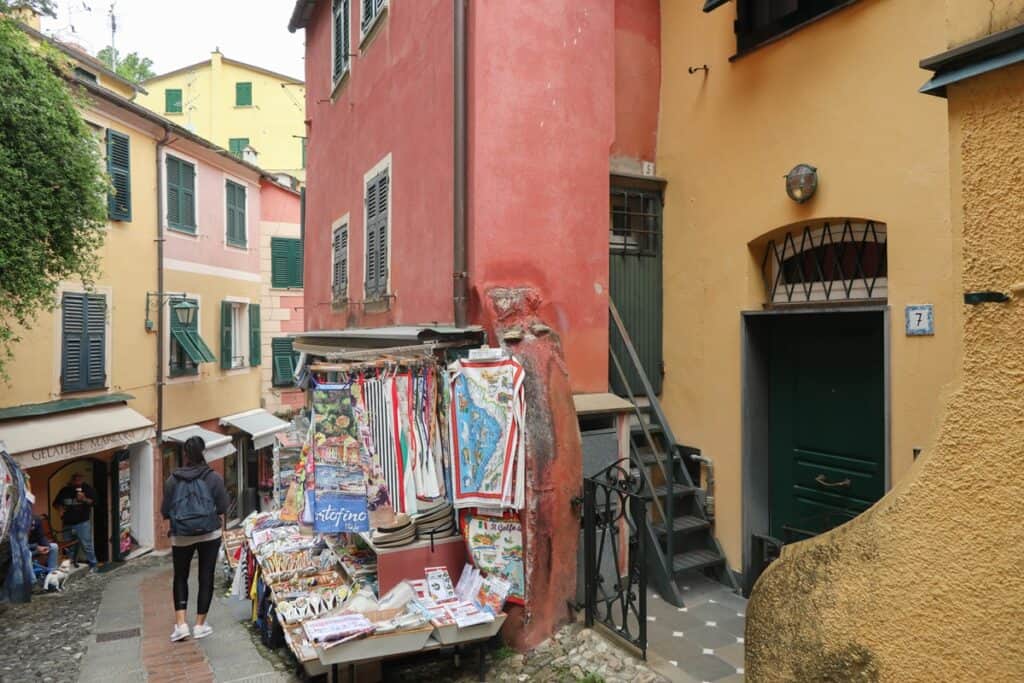 rue de maisons colorées à Portofino