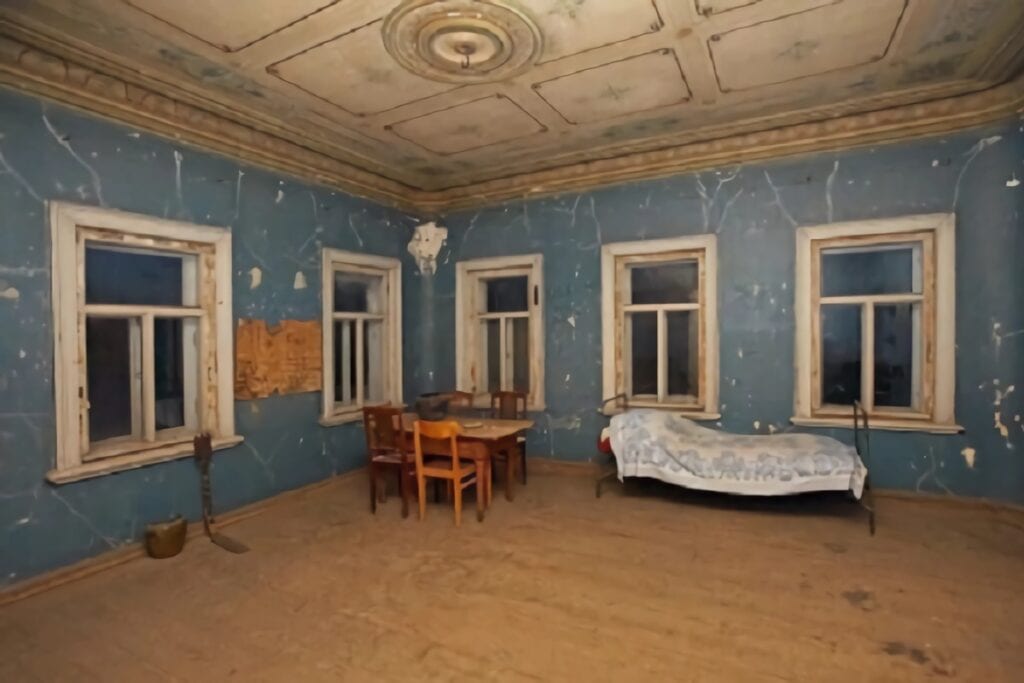 intérieur maison abandonnée en Russie