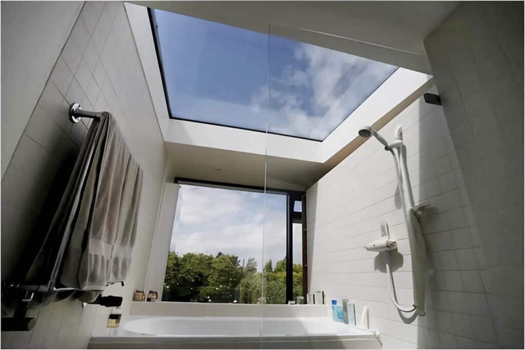 salle de bain vue nature et ciel